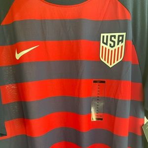 BNWT USMT / USWNT Nike Soccer Practice Jersey